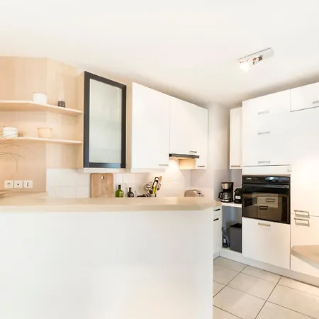 Heol, 5ème étage,face Appartement *