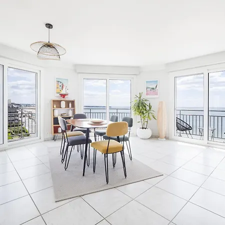 Heol, 5eme Etage,face La Baule